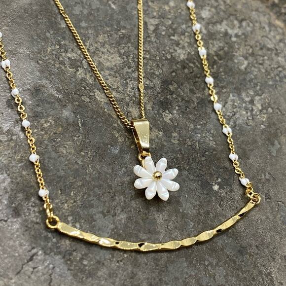 NEW FP x Luna Norte Flower Mother Of Pearl Necklace Set - Picture 10 of 10